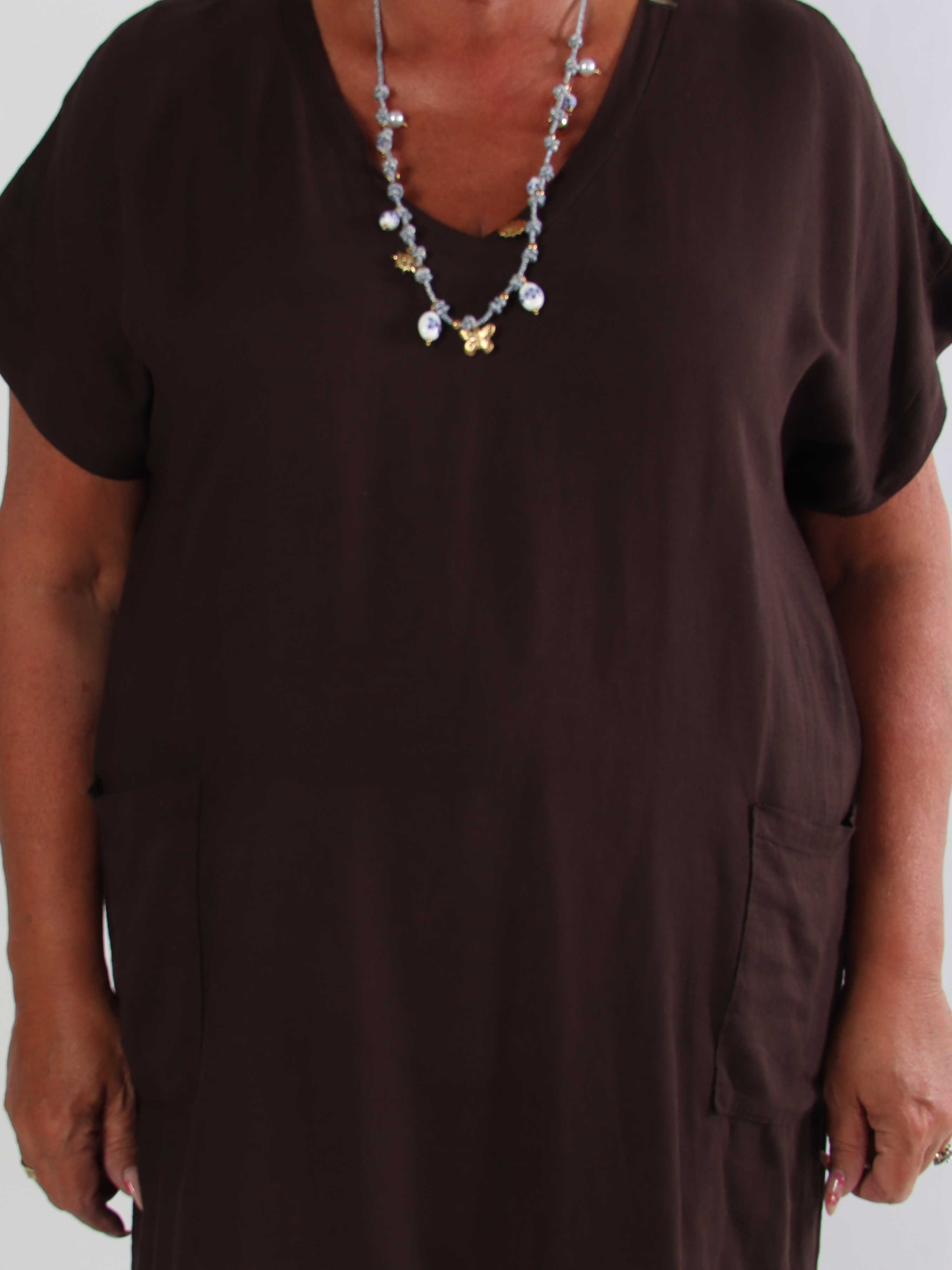 Bibbi - Løs plus size t-shirtkjole i en viskose- og hørblanding med lommer foran